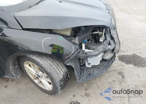 2017 Ford Focus Se z USA, uszkodzony, nr VIN 1FADP3F2XHL334639